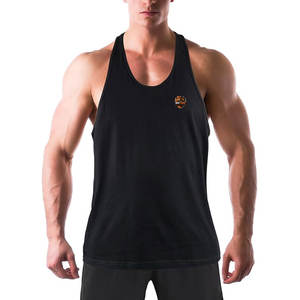 Camiseta sin mangas ligera y suave para hombre, diseñada para la comodidad diaria, el gimnasio o actividades al aire libre, con un ajuste moderno. - Product Image 1