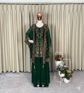 Conjunto de Salwar Kameez Verde en Faux Georgette con Bordado Floral y Lentejuelas, Shrug con Borlas, Traje Indio-Pakistaní para Bodas y Fiestas - Product Image 2