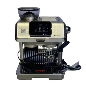 Cafetera espresso La Specialista Touch, la más demandada, con función de cold brew y espumado automático - Product Image 1