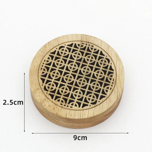 Brûleur à Bakhoor en bois ArtisanNoor – Porte-encens artisanal en bois naturel avec motif élégant d'inspiration arabe pour un décor contemporain - Product Image 4