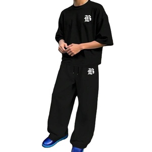 Ensemble de survêtement 2 pièces de haute qualité pour hommes pantalon évasé et t-shirt à col rond Logo personnalisé imprimé doux Poly Streetwear tenue 2025 - Product Image 1
