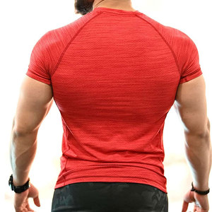 T-shirt de sport personnalisé pour homme en polyester/coton, rouge chiné, séchage rapide, col rond, manches courtes, coupe classique, performance d'entraînement, OEM - Product Image 4