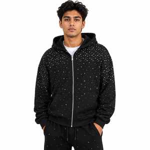 Conjunto de sudadera con capucha y pantalones deportivos de lujo para hombre, con cremallera y pedrería negra, estilo streetwear. - Product Image 4