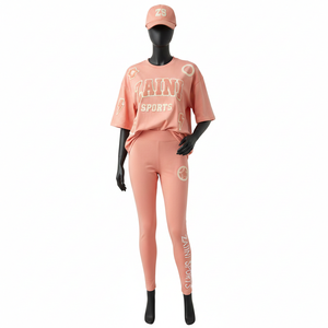 Ensemble haut et legging pour femme en coton et élasthanne de haute qualité, 230 GSM, tissu respirant et doux, logo brodé. - Product Image 6