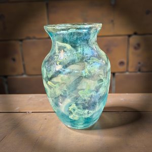 Jarrón de Tinta de Alcohol Azul y Blanco Hecho a Mano con Acabado de Resina, Decoración Costera Moderna - Jarrón Artístico de 7 Pulgadas para Regalo - Product Image 5
