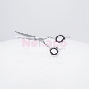Tijeras Profesionales de Peluquería con Acabado Plateado Pulido, Acero Inoxidable, Línea Pro, Tijeras de Barbería y Salón, Diseño Ergonómico para los Dedos - Product Image 6