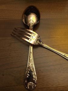 Un ensemble de couverts bien conçu rend chaque repas spécial, un ensemble de couverts en métal adapté à la restauration en intérieur et en extérieur. - Product Image 2