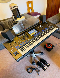 Meilleur synthétiseur de scène professionnel Yamaha Genos2 à 76 touches pour arrangements musicaux - Product Image 1