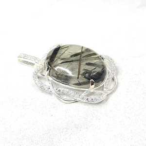 Colgante de Cuarzo Rutilado con Nudo Vikingo de Metal Mixto y Alpaca, Joyería Hecha a Mano, Colgante de Cristal Natural, Regalo Único - Product Image 3