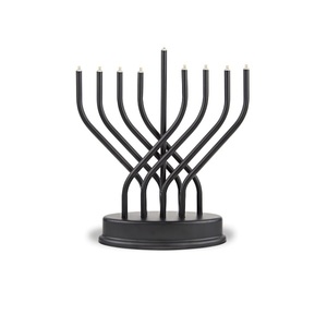 Menorah de Latón Antiguo, Diseño Vintage de Aluminio, Compatible con Todas las Velas Estándar de Hanukkah, Diseño Antiguo de Jerusalén - Product Image 2