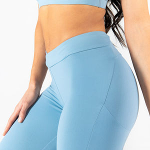 Ensemble de yoga personnalisable 2 pièces pour femmes, léger et confortable, vêtements de sport avec un design optimal, y compris des leggings - Product Image 6