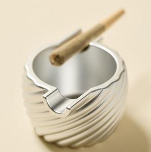 Cendrier carré moderne en aluminium, robuste, finition brossée, porte-cigarettes en métal, accessoire de fumeur pour la maison, le bureau, l'hôtel - Product Image 4