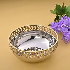 Tazón de Servir Minimalista de Metal, Tazón de Acero Inoxidable para Alimentos, Vajilla Contemporánea para Cocina y Comedor, Plato para Servir Ensaladas y Frutas - Product Image 1