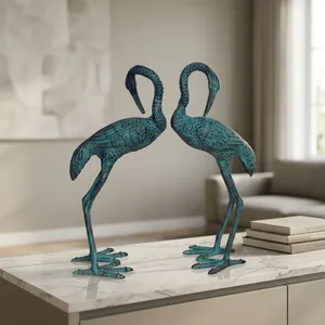 Par de Esculturas de Grullas Metálicas Hechas a Mano con Acabado Envejecido, Figuras de Aves Contemporáneas para Decoración de Mesa - Product Image 1