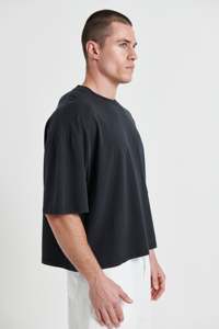 เสื้อยืดทรงบ็อกซี่แบบครอปพิเศษสำหรับผู้ชาย ผ้าฝ้าย 100% เนื้อหนา ทรงไหล่ตก สไตล์สตรีทแวร์ เสื้อยืดเปล่าสำหรับทำแบรนด์ส่วนตัว เสื้อผู้ชาย - Product Image 3