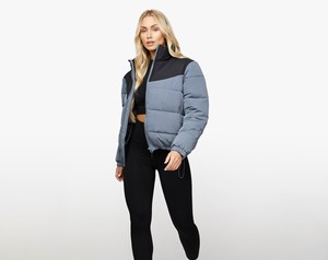 Abrigo acolchado grueso para mujer con capucha, chaqueta de invierno cálida, con cremallera completa, informal, para clima frío, venta al por mayor - Product Image 4