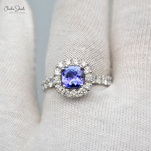 Élégante bague de fiançailles en or blanc massif 14 carats avec halo de diamants pavés naturels de 1,50 CTW et pierre de tanzanite taille coussin, taille US-7 - Product Image 2
