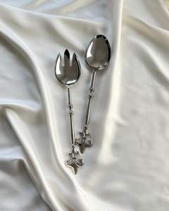 Ustensiles de service à salade en métal inoxydable haute brillance pour chef et équipement de restauration, paire cuillère et fourchette avec finition miroir lisse - Product Image 2