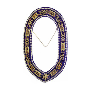 Collier de Cérémonie de Loge Maçonnique, Finition Dorée, Velours Violet, Régalia Premium, Accessoire de Régalia de Loge Personnalisé - Product Image 1