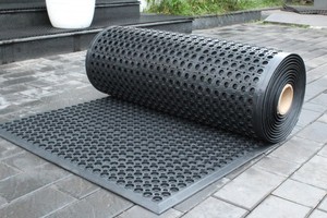 Rouleau de tapis en caoutchouc le plus vendu, flexible, antidérapant, pour rampes d'accès, garage, atelier, usage commercial, noir, 0,9 m - Product Image 4