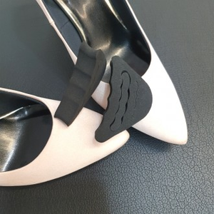 Par de almohadillas de tacón alto con protección frontal para los dedos del pie y zapatos para aliviar el dolor - Product Image 1