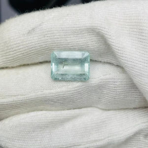 Aguamarina natural tallada en esmeralda de 7.52 quilates, gema de muy alta calidad con un brillo excelente, buen color y una elaboración y pulido perfectos. - Product Image 5