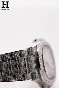 Reloj de pulsera de lujo para hombre, personalizado al por mayor, con diamantes incrustados, bisel octogonal, índices tipo bastón y esfera pavé, de acero inoxidable - Product Image 5