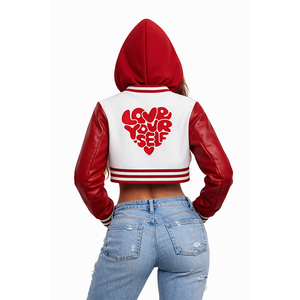 Chaqueta Corta Estilo Universitaria para Mujer, Modelo "Heart Lovers Club", Roja y Blanca con Capucha, Estilo Bomber para Ropa Urbana Y2K - Product Image 5
