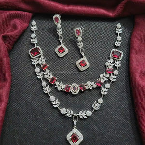 Diamant américain Délicat Feuille & Fleur Designs Argent Plaqué Double Couche Clouté Collier Ensemble Avec Boucles D'oreilles Bijoux Ensemble Femmes - Product Image 1