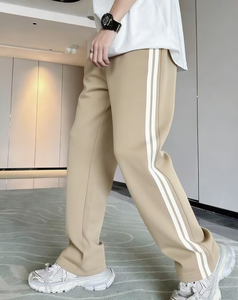Pantalon de survêtement décontracté pour homme, beige, avec bande latérale, taille élastique, tricoté, respirant, longueur intégrale, poids moyen - Product Image 1