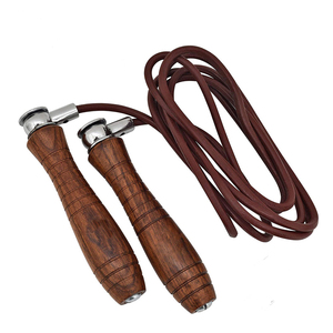 Cuerda de Saltar de Boxeo de Alta Calidad con Mango de Madera y Cuero, Portátil, Longitud Ajustable para el Hogar y el Gimnasio - Product Image 4