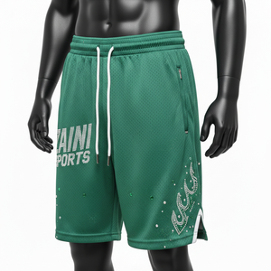 กางเกงกีฬาผู้ชายผ้าโพลีเมชคุณภาพสูง สีเขียวป่า แต่งแถบข้างตัดสี พิมพ์ลายสกรีน ประดับคริสตัล โลโก้สั่งทำพิเศษ กางเกงตาข่ายผู้ชาย - Product Image 4