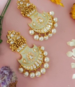 Elegantes Pendientes de Moissanita Chapados en Oro de Primera Calidad para Mujeres y Chicas, Ideales para Vestidos de Noche y Fiestas - Product Image 2