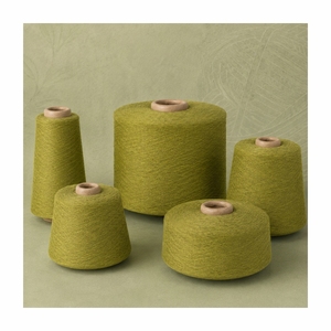 Hilo de algodón 100% teñido verde para tejido textil, hecho en India, a un precio de venta muy razonable. - Product Image 3