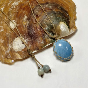 Collier pendentif en macramé avec pierre précieuse bleue Larimar naturelle, fait main, style bohème, bijoux en cristal de guérison, cadeau pour femme - Product Image 4