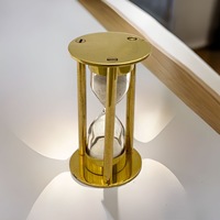 Minuteur à sable léger en laiton et verre de 30 secondes, design artistique tendance, polyvalent pour bureau, étude et décoration