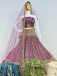 Gran aspecto nupcial: Lehenga Choli de red pesada completa con trabajo de diseñador, piedras Jarkan y Jaal Dupatta | 10 diseños disponibles - Product Image 2