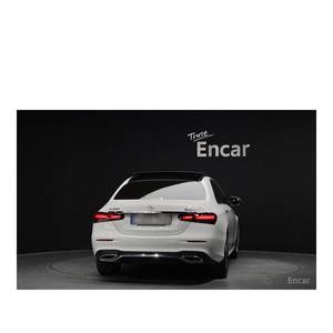 Mercedes-Benz E350 4MATIC AMG Line Clase E 2023 con Volante a la Izquierda, Caja de Cambios Automática, Asientos de Cuero, Cámara Trasera - Product Image 4