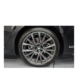 BMW Serie 7 740d XDrive M Sport, Modelo Marzo 2021, 32,185 km, Caja de Cambios Automática, Asientos de Cuero, Cámara Trasera, Combustible Diésel, Volante a la Izquierda - Product Image 5