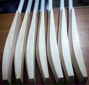 Batte de cricket en bois de saule anglais pour balles dures avec housse, légère, logo personnalisé, taille et design sur mesure, pour l'entraînement - Product Image 2