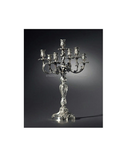 Candelabros artísticos altos de aluminio con diseño minimalista para exposiciones de galerías y Decoración elegante para eventos - Product Image 1