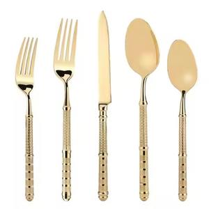 Ensemble de couverts en acier inoxydable essentiels pour la salle à manger moderne, conçu pour une performance durable et une présentation raffinée de la table - Product Image 5