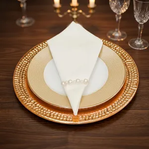 Assiette de service en cuivre artisanale avec texture martelée, décoration de table rustique et luxueuse, set de table - Product Image 6