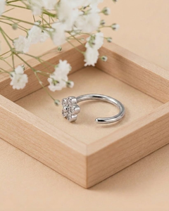 Pendiente de nariz de plata 925 con forma de flor y diamante moissanita para mujer, joyería linda para uso diario. - Product Image 5