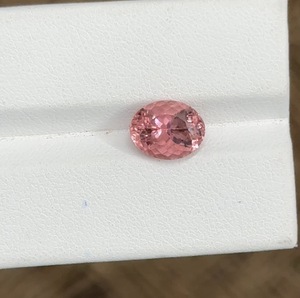 Tourmaline rose naturelle facettée ovale 2,89 carats 10x8mm avec jeu de couleurs d'Afrique Modèle TM05 pour la fabrication de bijoux (bague) - Product Image 3
