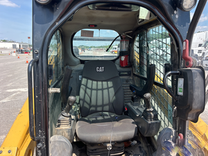 Cargadora Compacta de Dos Velocidades 262D3 2022, Equipo de Construcción de Servicio Pesado, Carga Nominal de 200 Toneladas, Caja de Cambios de 75KW/60KW - Product Image 4