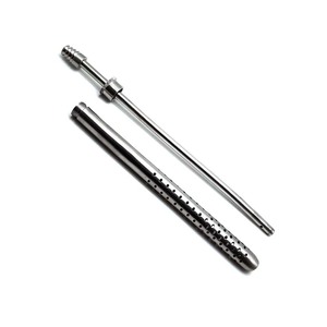 Tubo de succión Metal Med MM-0526-57 disponible en 16Fr, 23Fr y 30Fr. Los modelos estándar suelen tener una longitud de aproximadamente 20-23 cm (9 pulgadas) con punta en D. - Product Image 5