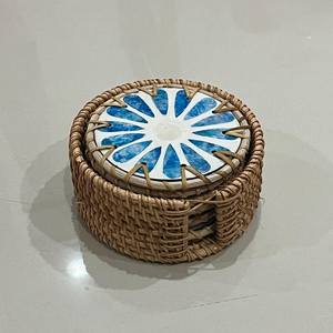 Set de table artisanal classique en nacre colorée avec bordure en rotin, résistant à la chaleur, écologique et luxueux - Product Image 3