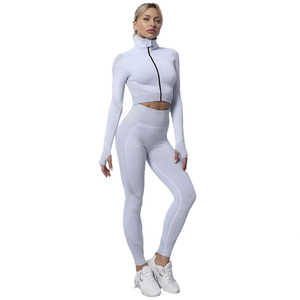 Conjunto Deportivo de 2 Piezas para Mujer, Color Verde Oliva, Top de Manga Larga con Cuello en V, Leggings Ajustados de Cintura Alta, Spandex Transpirable - Product Image 4