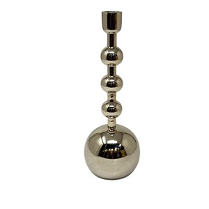 Candelabro de Metal Dorado de Lujo, Elegante Portavelas Cónico con Forma de Tulipán, Base de Aluminio Pulido Moderno para Decoración del Hogar - Product Image 4
